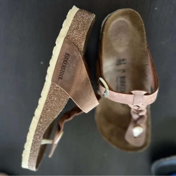 Birkenstock (Worn Once) Tan Braided Gizeh Sandals 41 EU 10 US - Picture 2 of 5